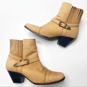 DINGO Country Western Leather Booties Tan Cowboy Chelsea Ankle boots